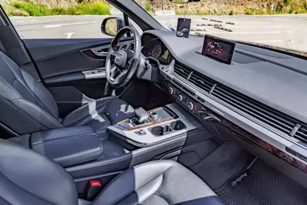 Audi Q7 ქირავდება ბორჯომში