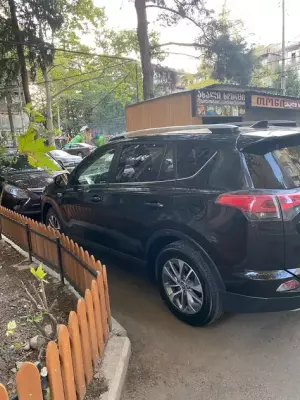 Toyota RAV4 ქირავდება საქართველოში