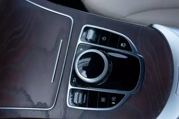 Mercedes GLC 300 для аренды в Грузии