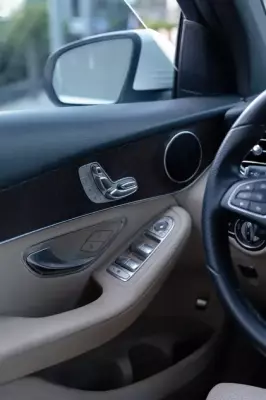 Mercedes GLC 300 для аренды в Грузии