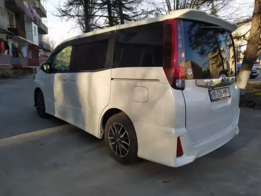 Toyota Noah ქირავდება საქართველოში