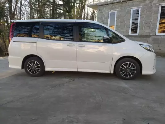 Toyota Noah ქირავდება საქართველოში