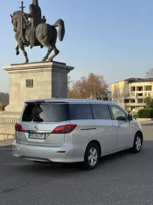 Nissan Quest ქირავდება საქართველოში