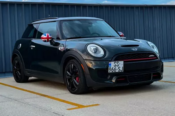 Mini Cooper ქირავდება საქართველოში