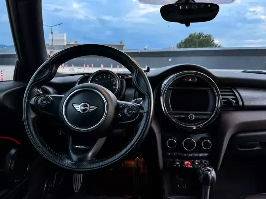 Mini Cooper ქირავდება საქართველოში