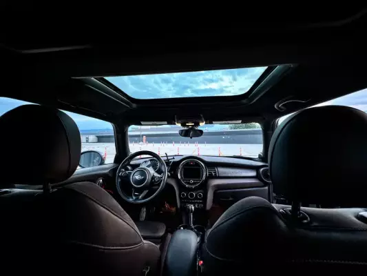 Mini Cooper ქირავდება საქართველოში