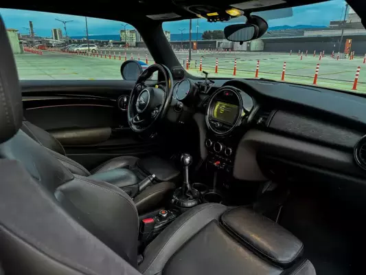 Mini Cooper ქირავდება საქართველოში