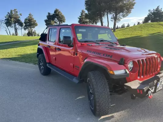 Jeep Wrangler ქირავდება შეკვეთილში