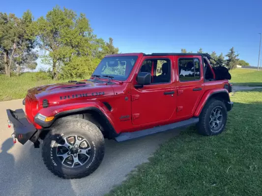 Jeep Wrangler ქირავდება შეკვეთილში