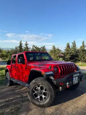 Jeep Wrangler ქირავდება შეკვეთილში