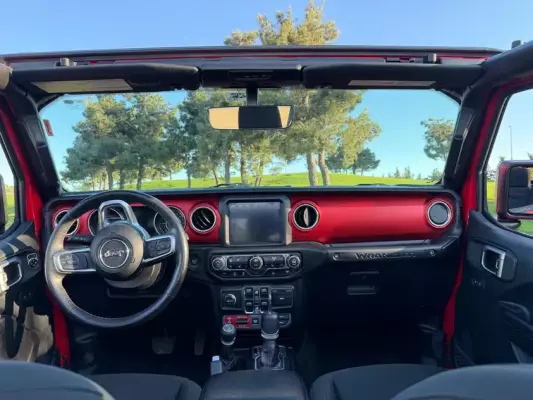 Jeep Wrangler ქირავდება შეკვეთილში