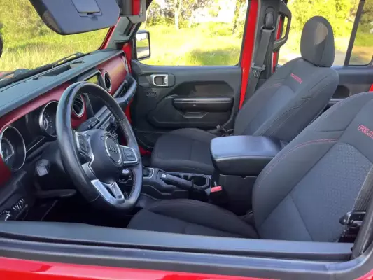 Jeep Wrangler ქირავდება შეკვეთილში