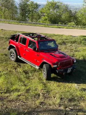 Jeep Wrangler ქირავდება შეკვეთილში