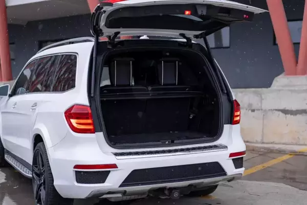 Mercedes GL 350 ქირავდება საქართველოში