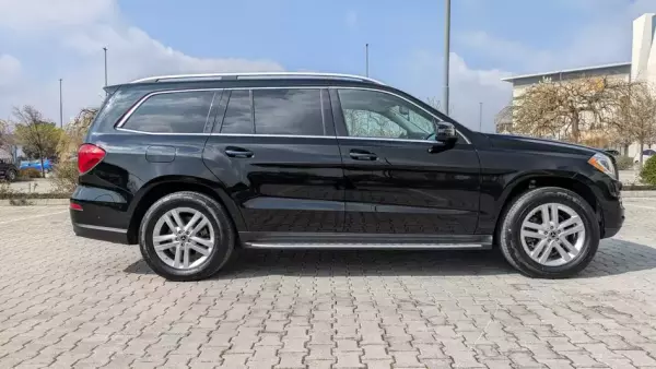 Mercedes GL 450 ქირავდება საქართველოში