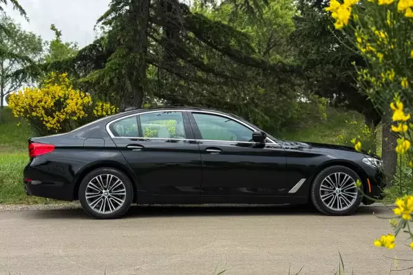 BMW 530i ქირავდება საქართველოში