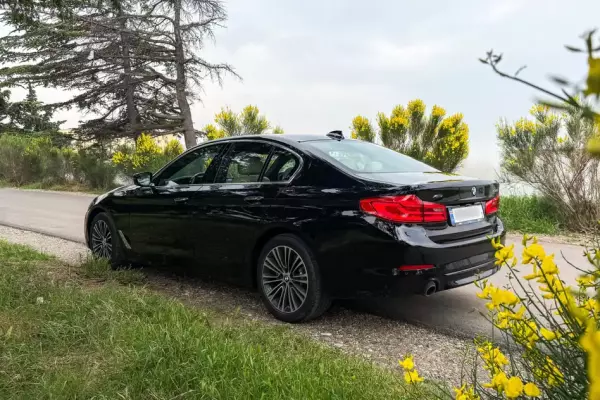 BMW 530i ქირავდება საქართველოში