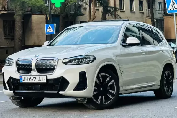BMW iX3 ქირავდება საქართველო -ში