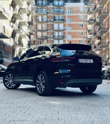Jaguar F-Pace ქირავდება საქართველოში