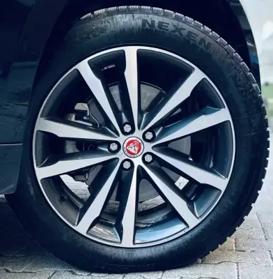 Jaguar F-Pace ქირავდება საქართველოში