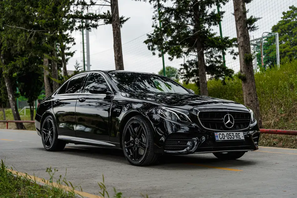 Mercedes E300 ქირავდება ბორჯომში