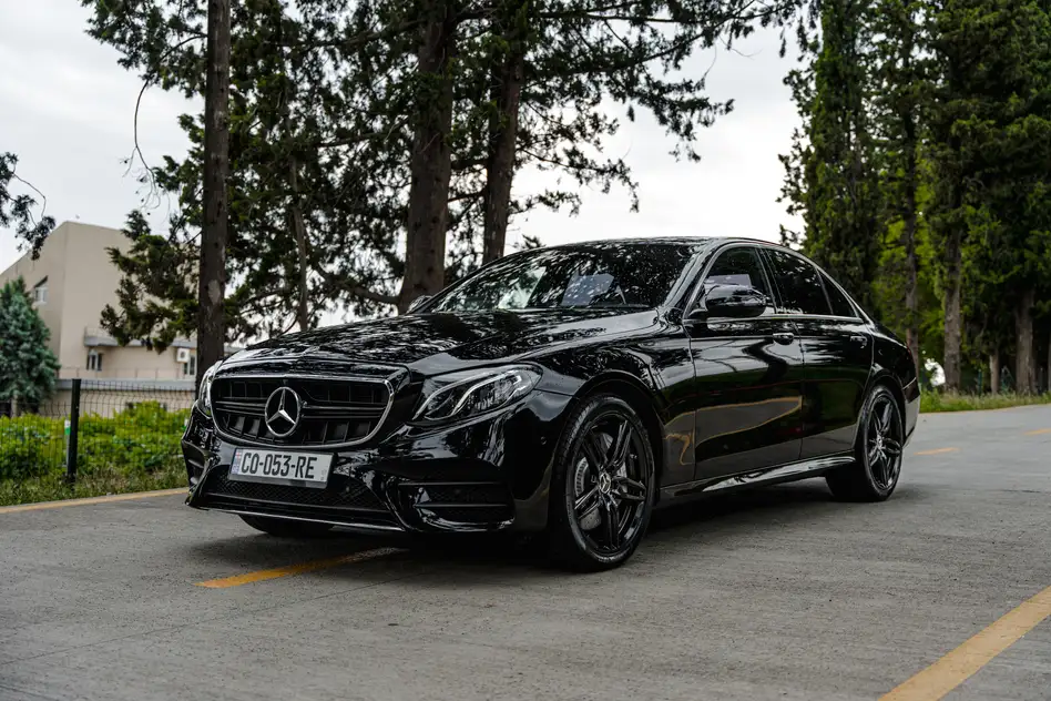 Mercedes E300 ქირავდება ბორჯომში