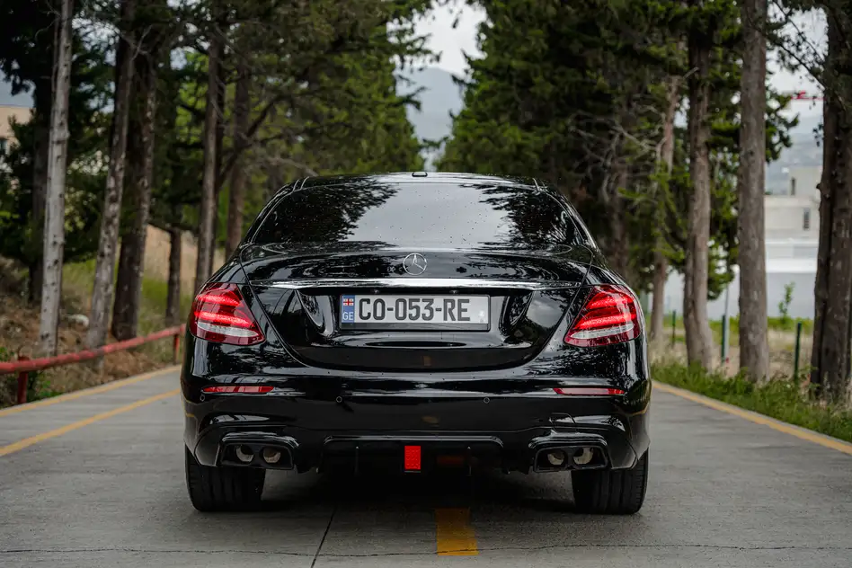 Mercedes E300 ქირავდება ბორჯომში