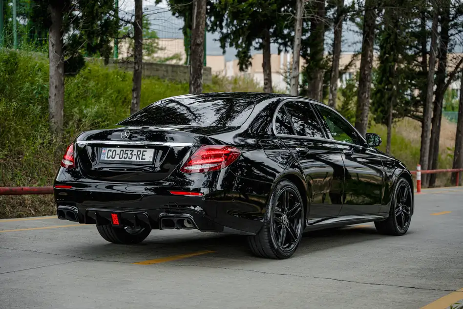 Mercedes E300 ქირავდება ბორჯომში