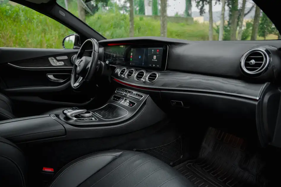 Mercedes E300 ქირავდება ბორჯომში