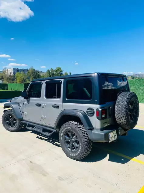 Jeep Wrangler Willys ქირავდება საქართველოში