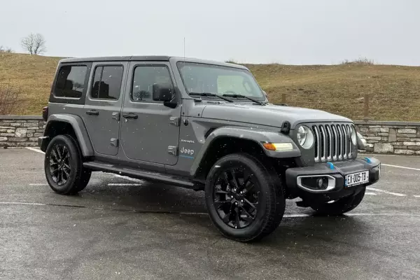 Jeep Wrangler ქირავდება საქართველოში