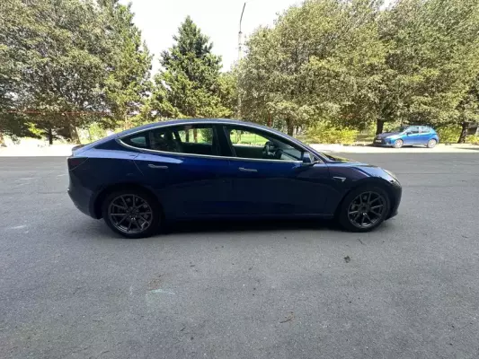 Tesla Model 3 ქირავდება შეკვეთილში