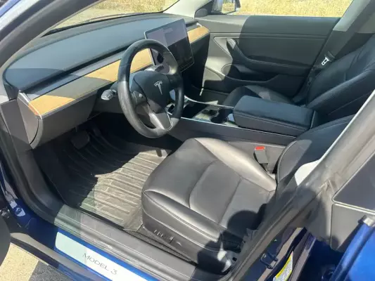 Tesla Model 3 ქირავდება შეკვეთილში