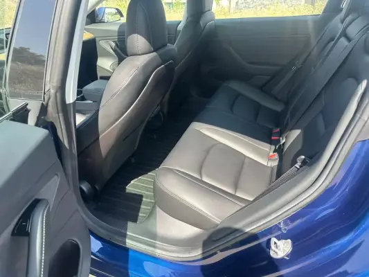 Tesla Model 3 ქირავდება შეკვეთილში