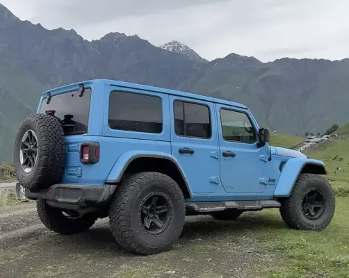 Jeep Wrangler Rubicon для аренды в Поти