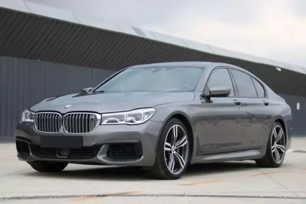 BMW 750li ქირავდება საქართველო -ში