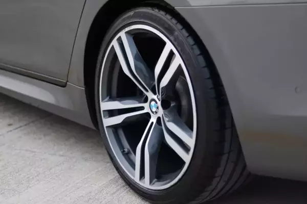 BMW 750li ქირავდება საქართველოში