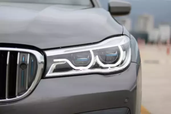 BMW 750li ქირავდება საქართველოში