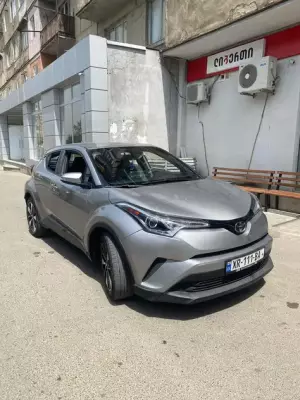 Toyota C-HR для аренды в Грузии