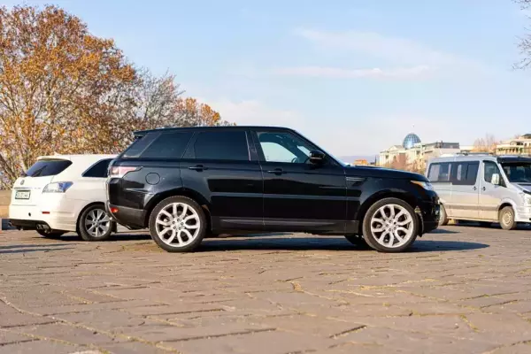 Range Rover Sport for rent in Shekvetili