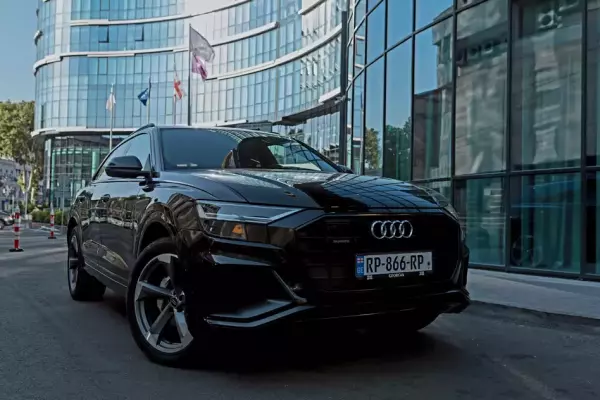 Audi Q8 ქირავდება თბილისი -ში