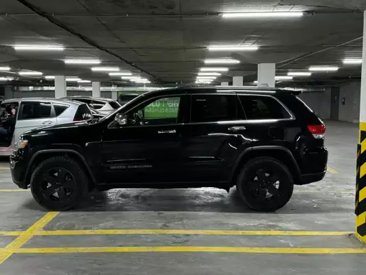 Jeep Grand Cherokee ქირავდება ბორჯომში