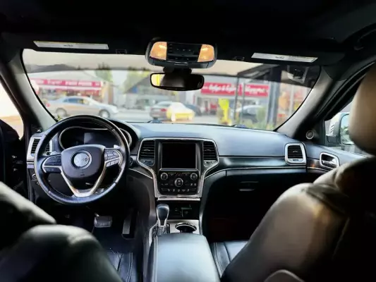 Jeep Grand Cherokee ქირავდება ბორჯომში