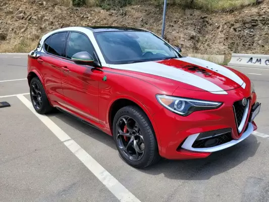 Alfa Romeo Stelvio ქირავდება საქართველოში