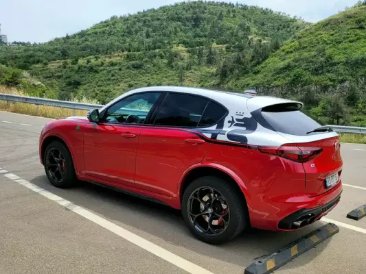 Alfa Romeo Stelvio ქირავდება საქართველოში