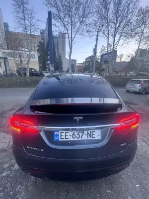 Tesla Model X ქირავდება საქართველოში