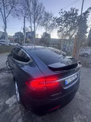 Tesla Model X ქირავდება საქართველოში