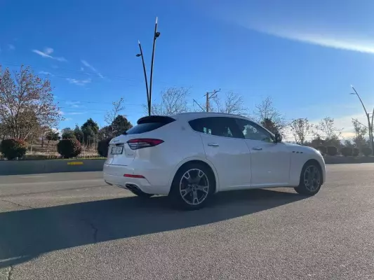 Maserati Levante для аренды в Тбилиси