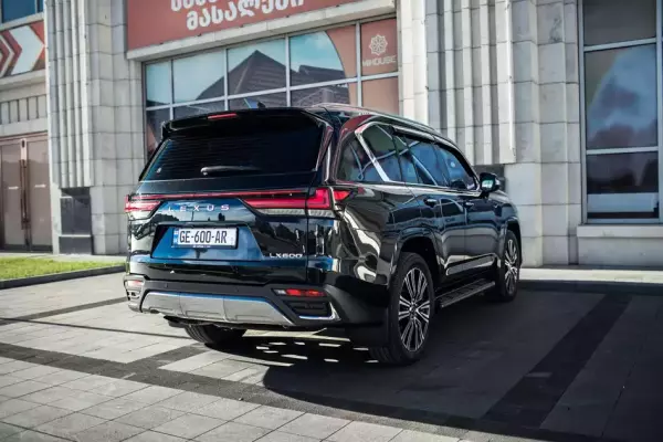 Lexus LX 600 ქირავდება საქართველოში