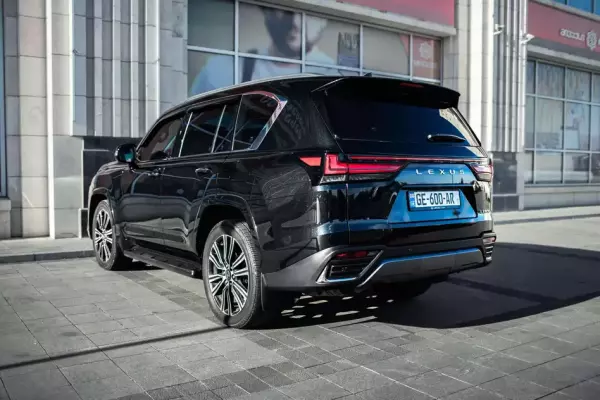Lexus LX 600 ქირავდება საქართველოში